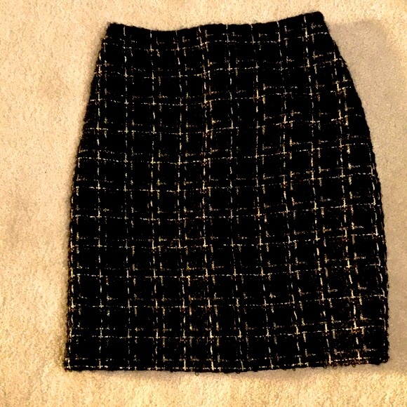 J. McLaughlin Dresses & Skirts - NWOT. Tweed J McLaughlin Skirt. Fabulous! Wool & mohair, w metallic thread.Sz 4.